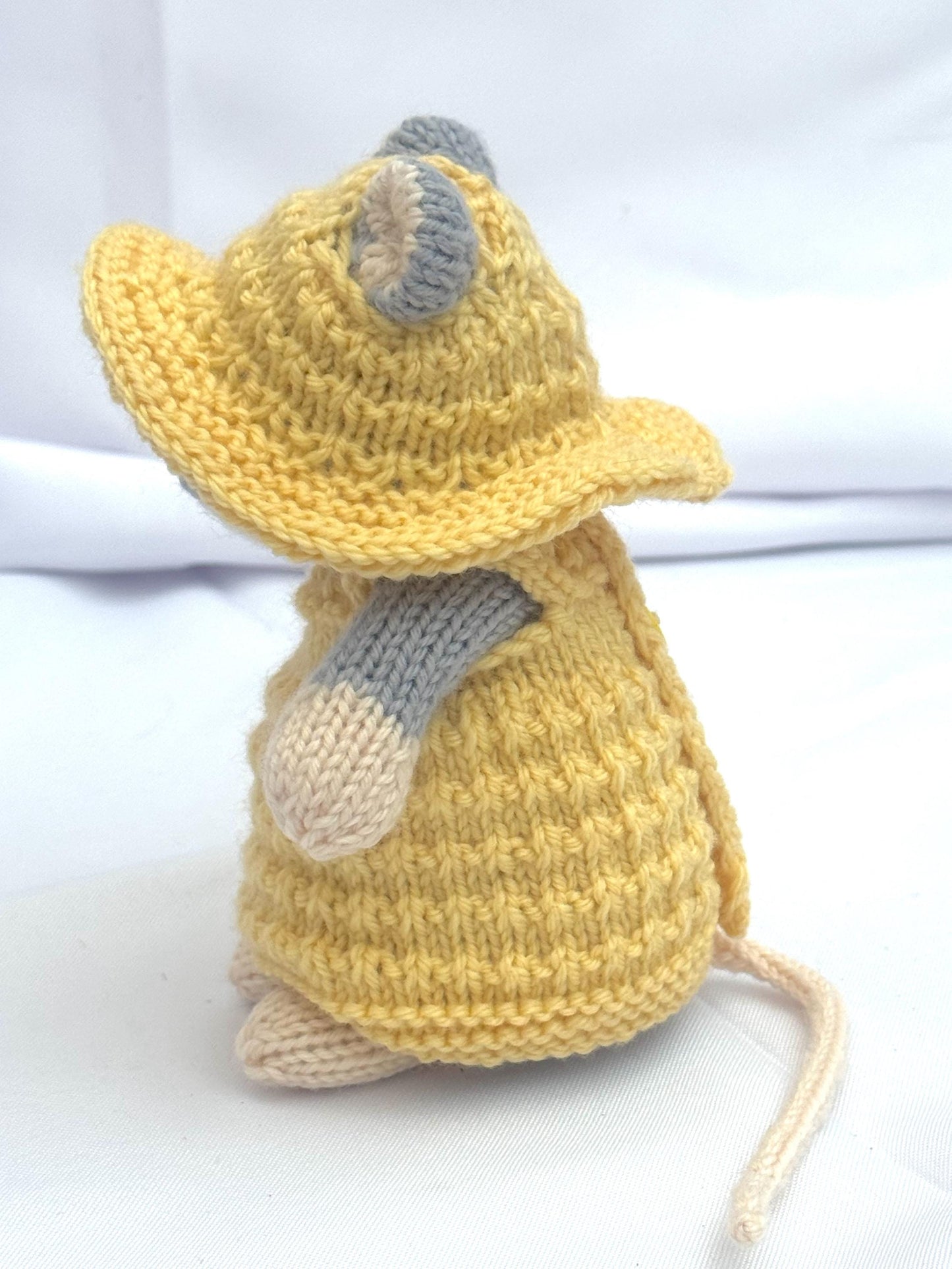 Meadow Mouse Knitting Pattern