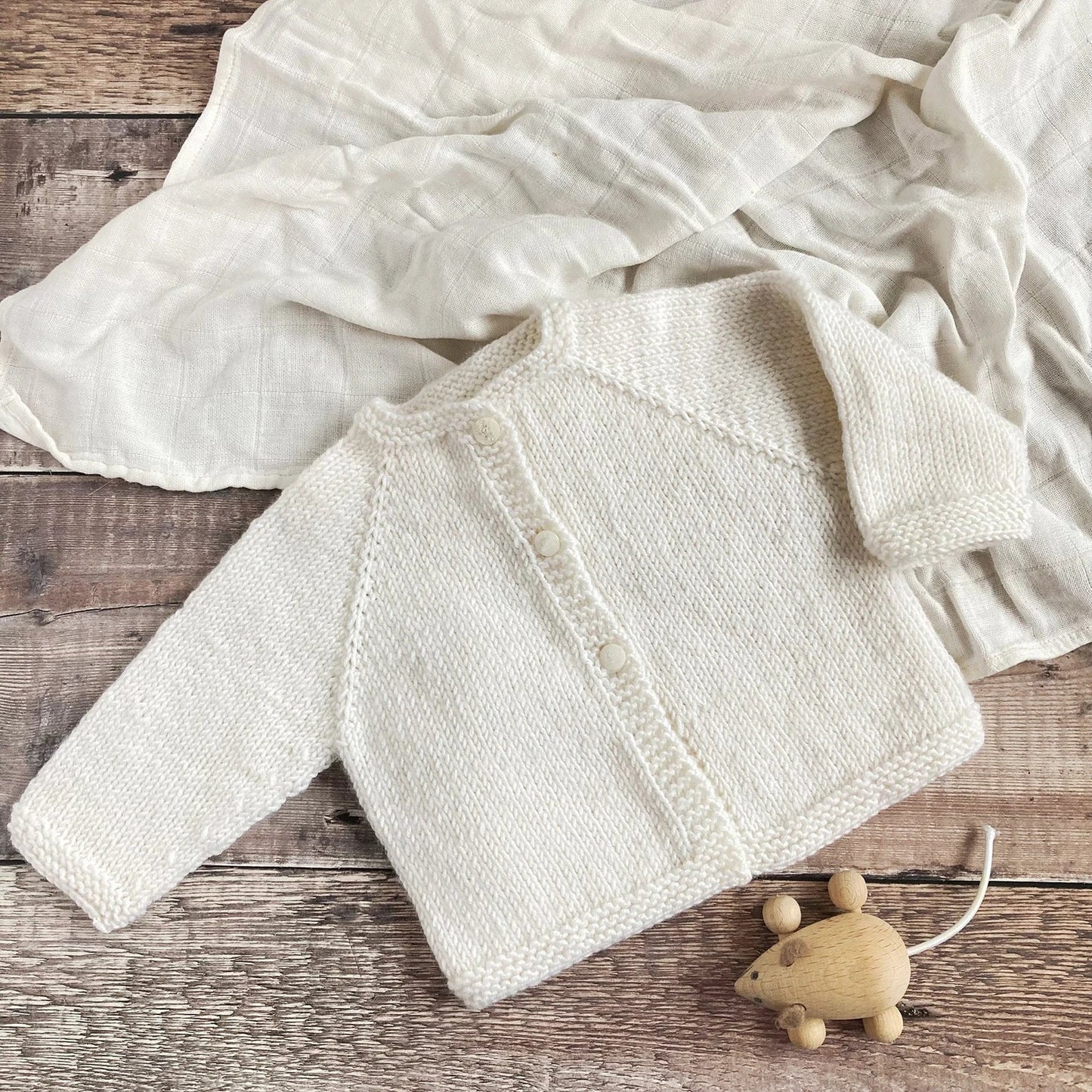 Knitting Pattern for an Easy Baby Cardigan