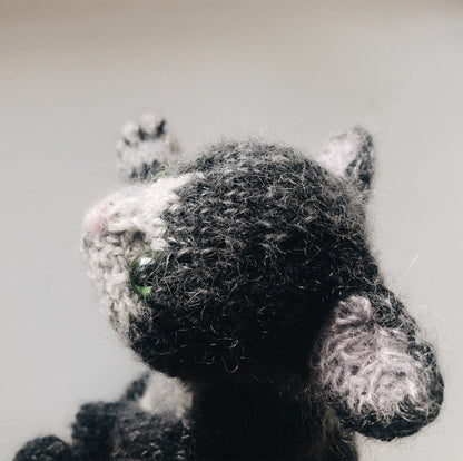 Pretty Sitting Kitten Knitting Pattern