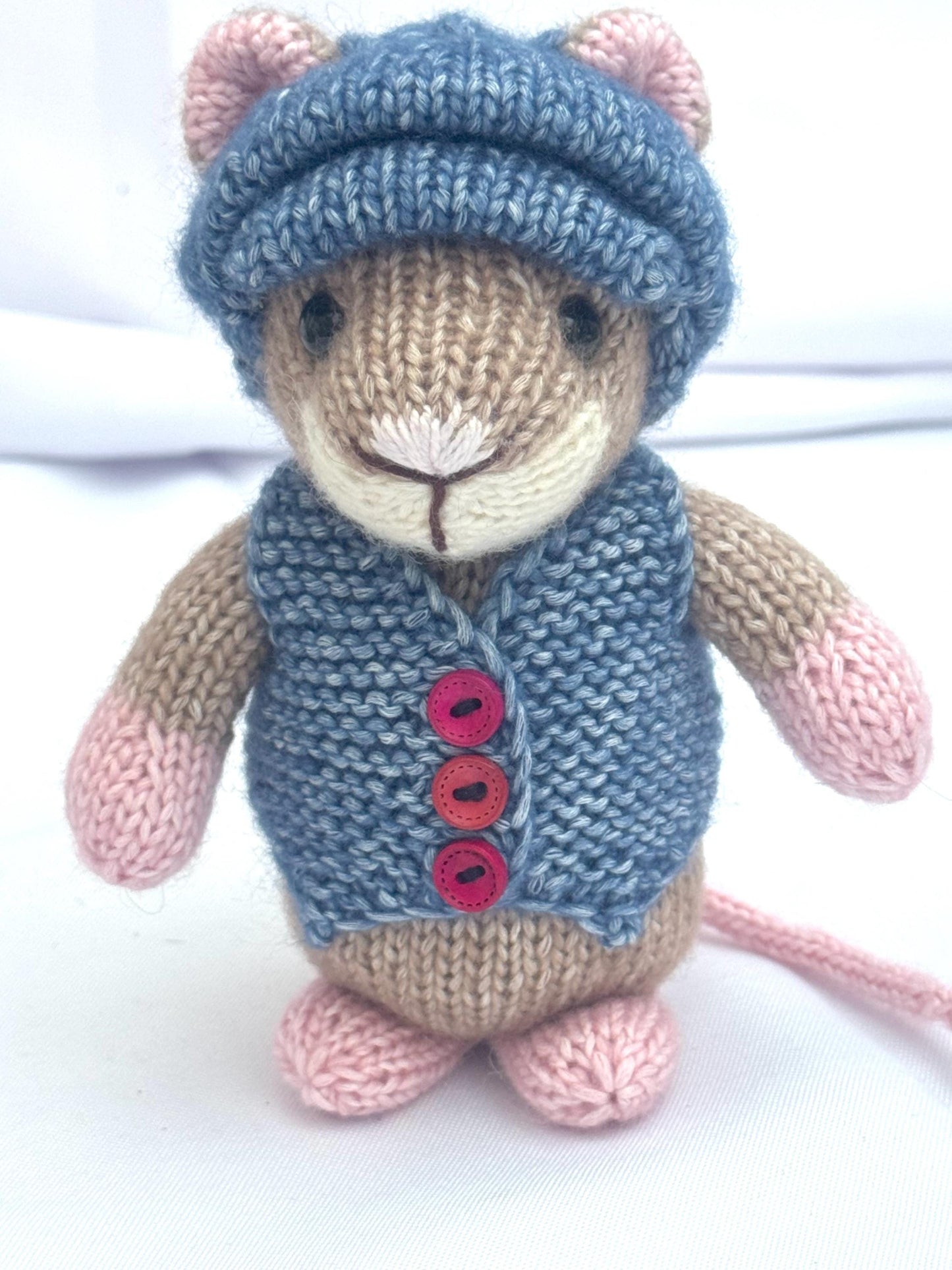 Meadow Mouse Knitting Pattern