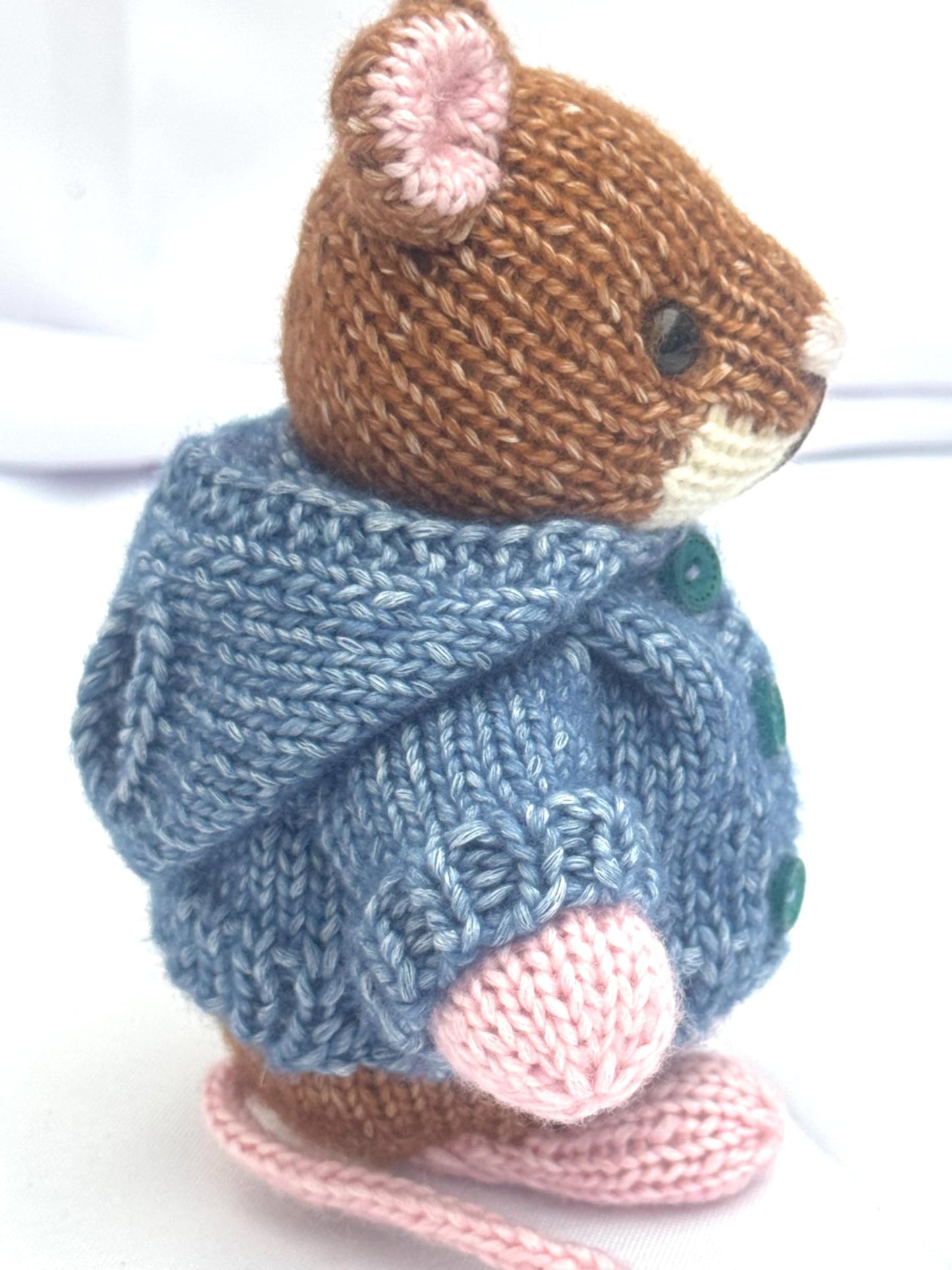 Meadow Mouse Knitting Pattern
