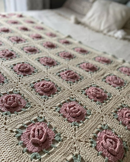 Large Floral Granny Square Crochet Pattern
