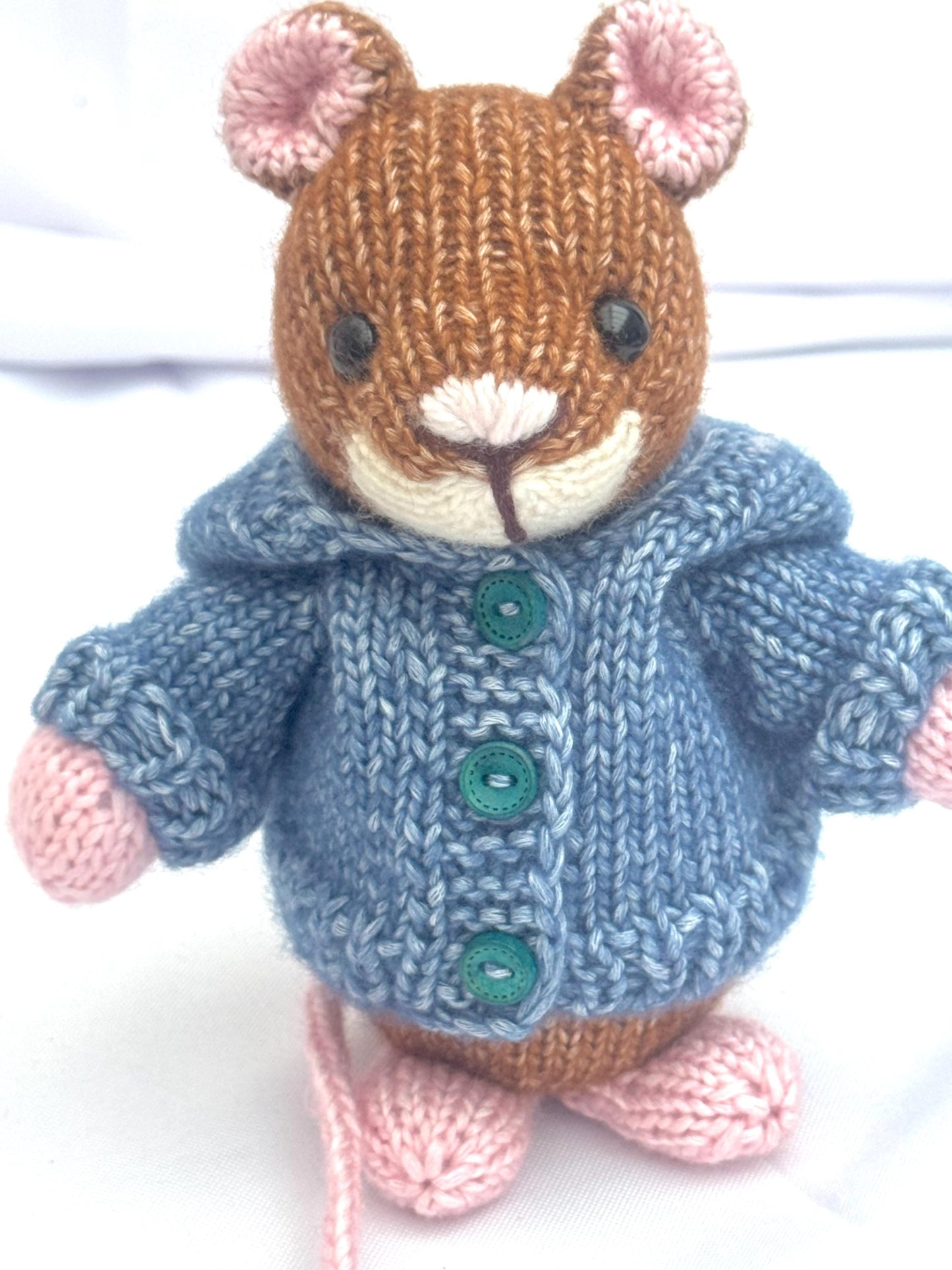 Meadow Mouse Knitting Pattern