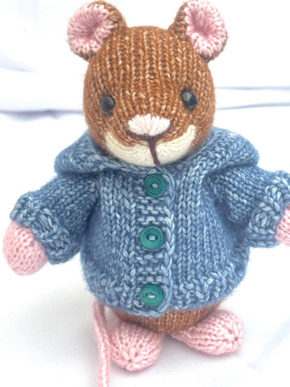 Meadow Mouse Knitting Pattern