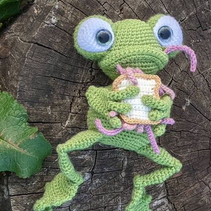 Sandwich Frog Crochet Pattern